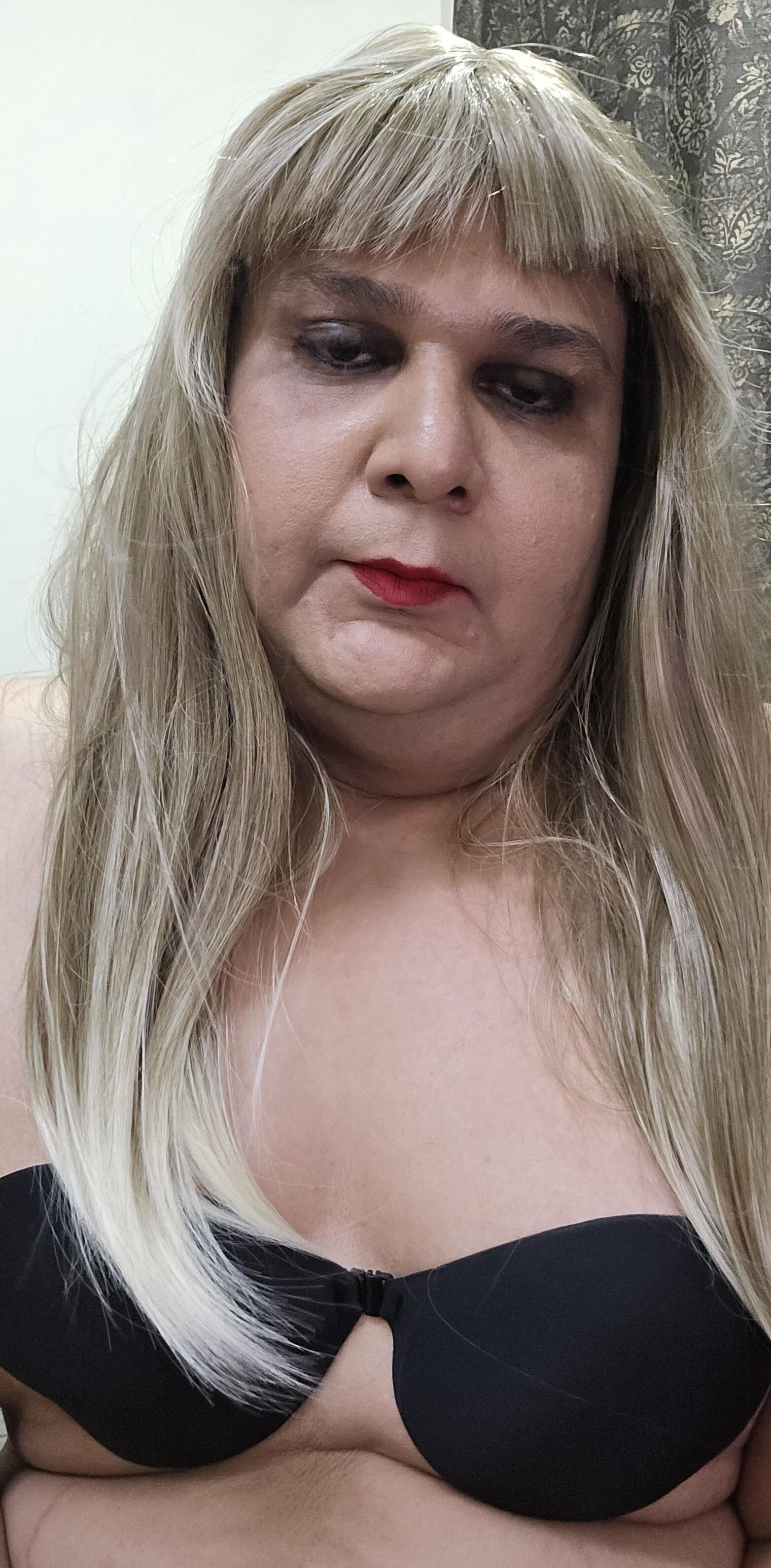 Blonde Shemale Monica M Nahaufnahme