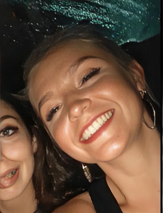 Olga D. wird zu einem exponierten Webslut