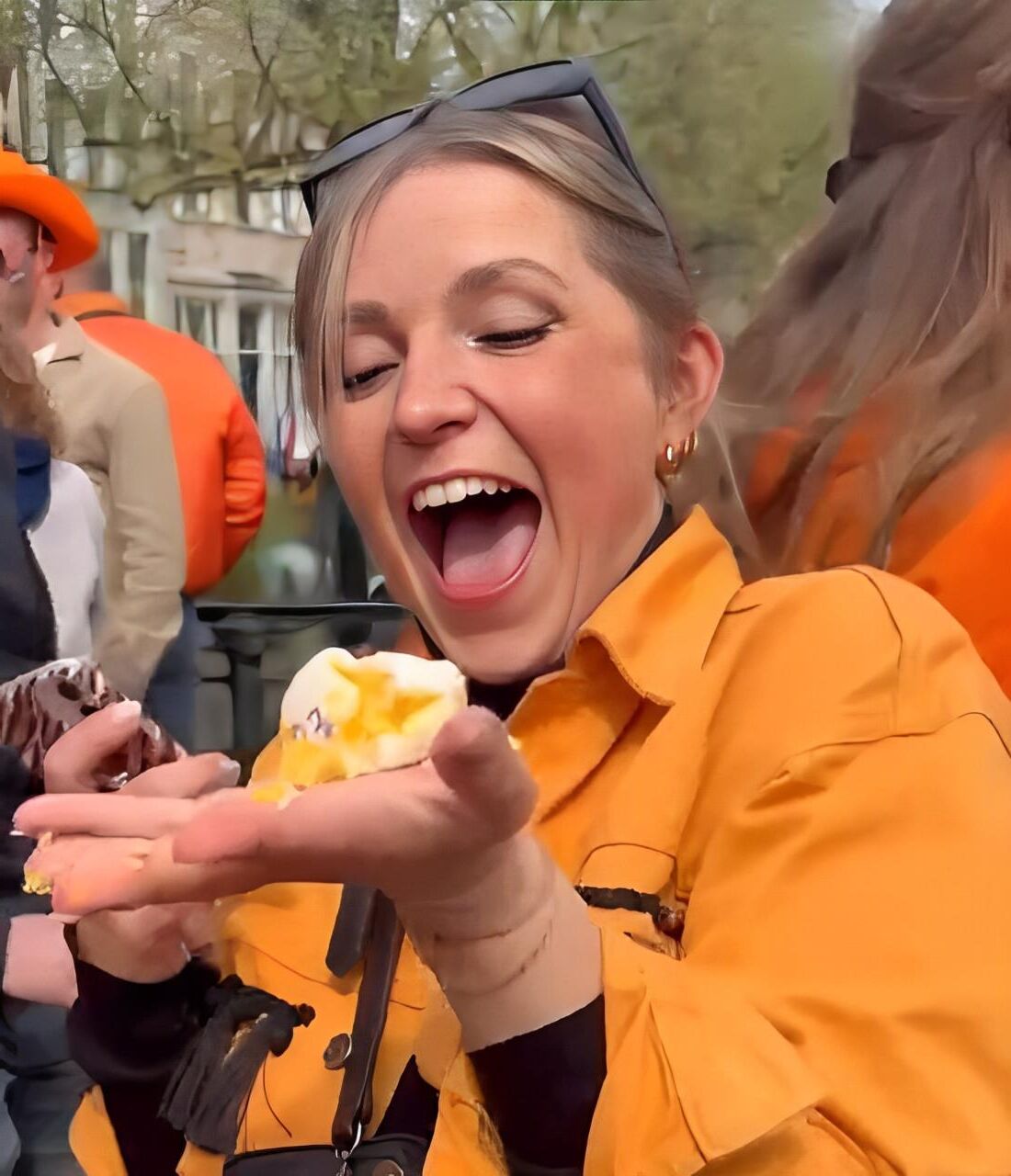 Olga D. wird zu einem exponierten Webslut
