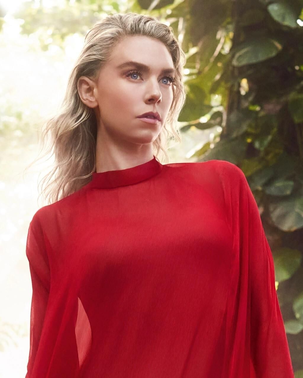 Titten Vanessa Kirby