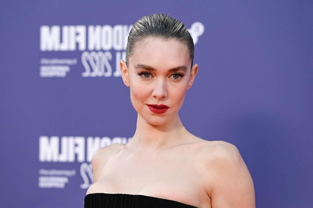 Titten Vanessa Kirby