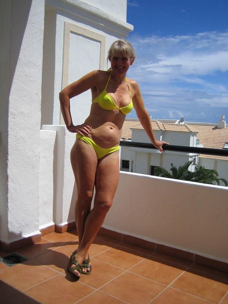 Amateur Hotwife Cutie Beccy
