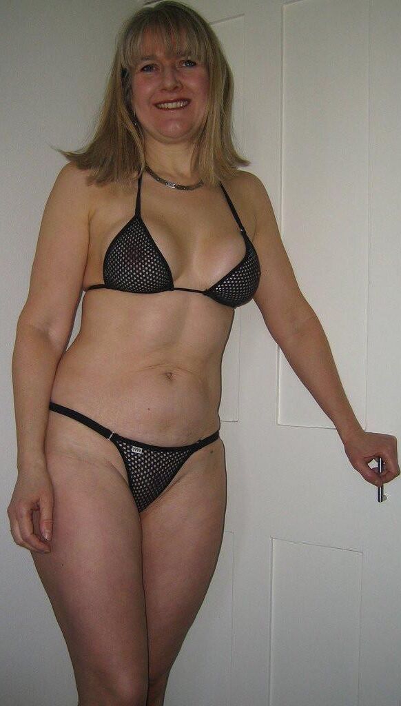 Amateur Hotwife Cutie Beccy