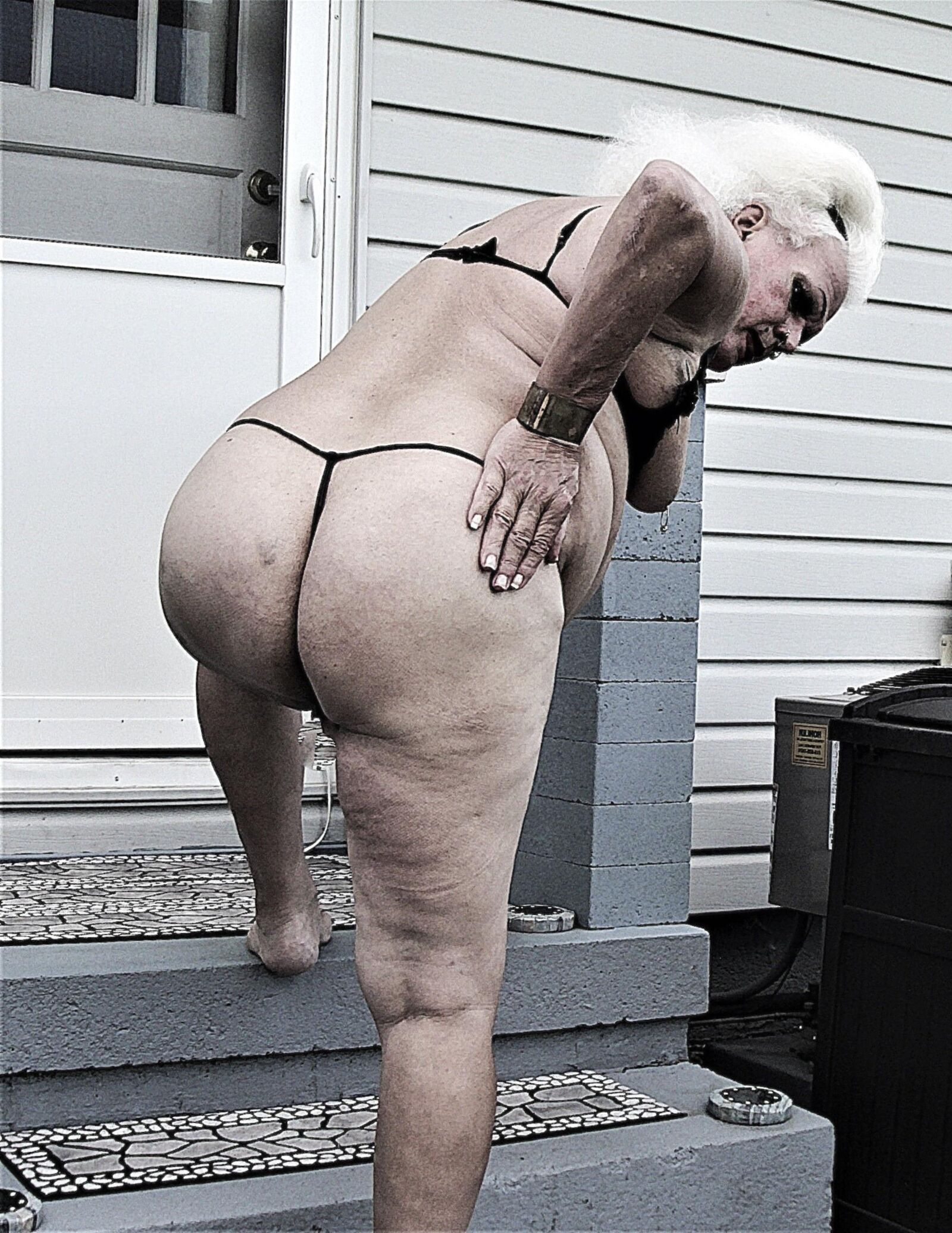 Shuggah Tits