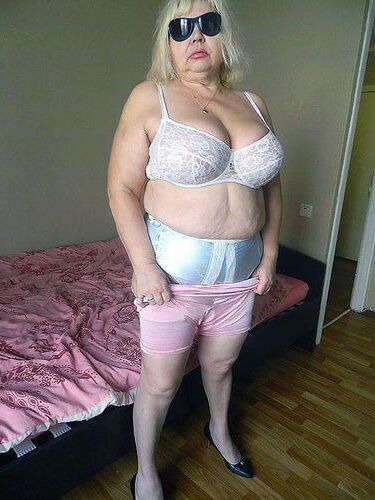 Old mature Rimma from Moscow has pantalones