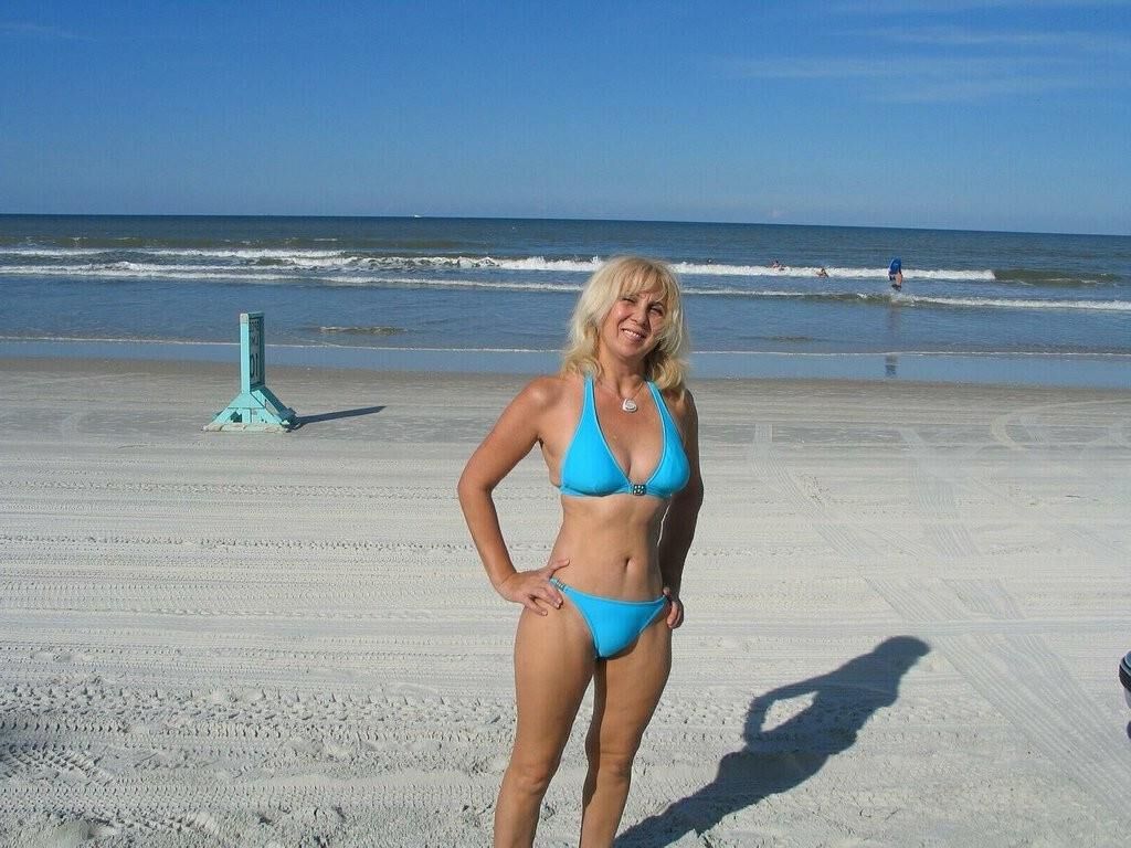 Hot Blonde GILF
