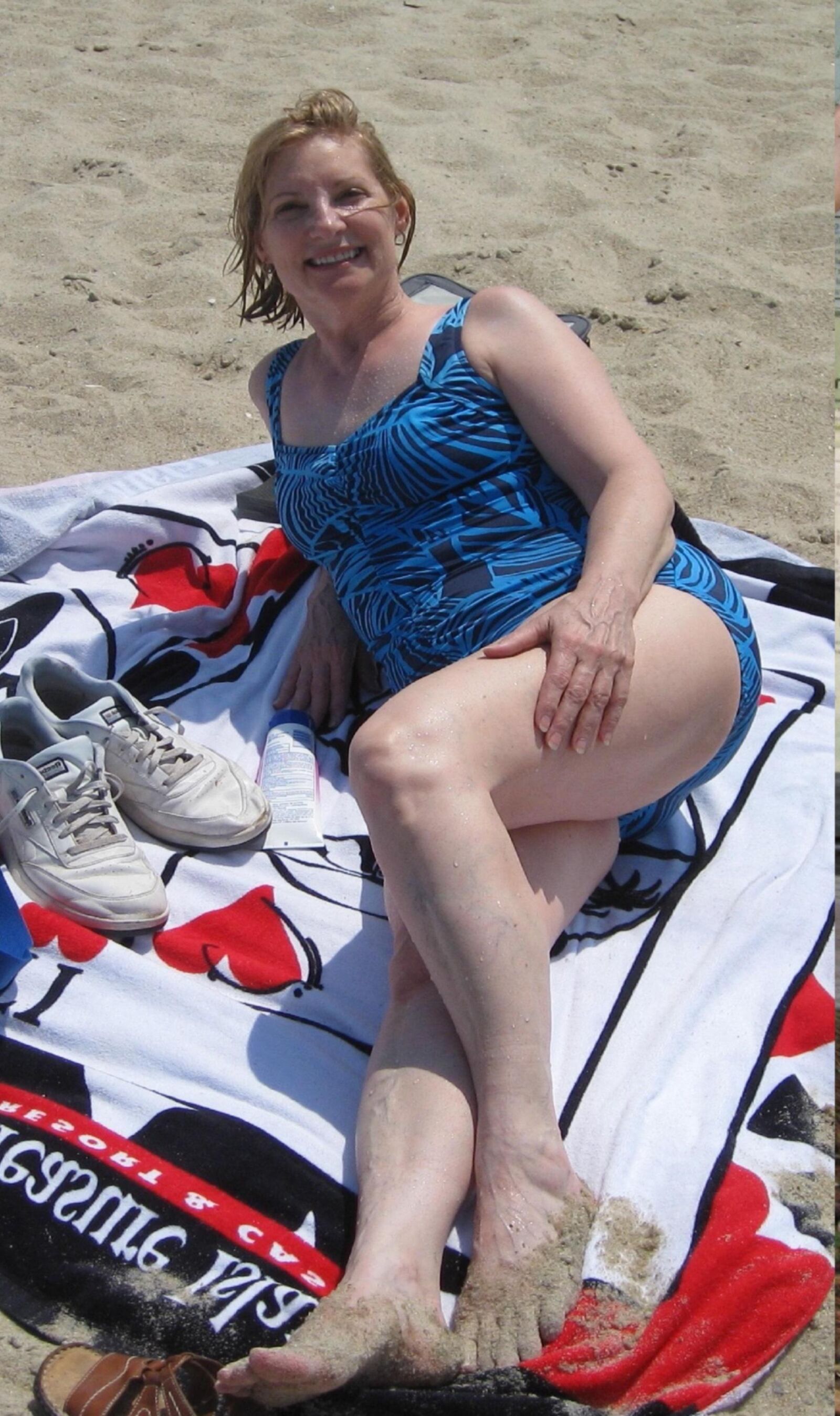 I\'m a sub wife wanting domination BDSM and torture
