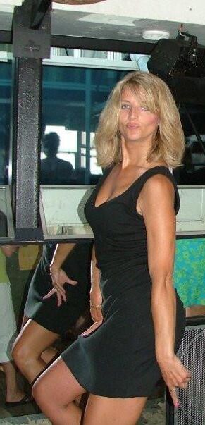 Sexy Amateur Milf Hotwife Tara
