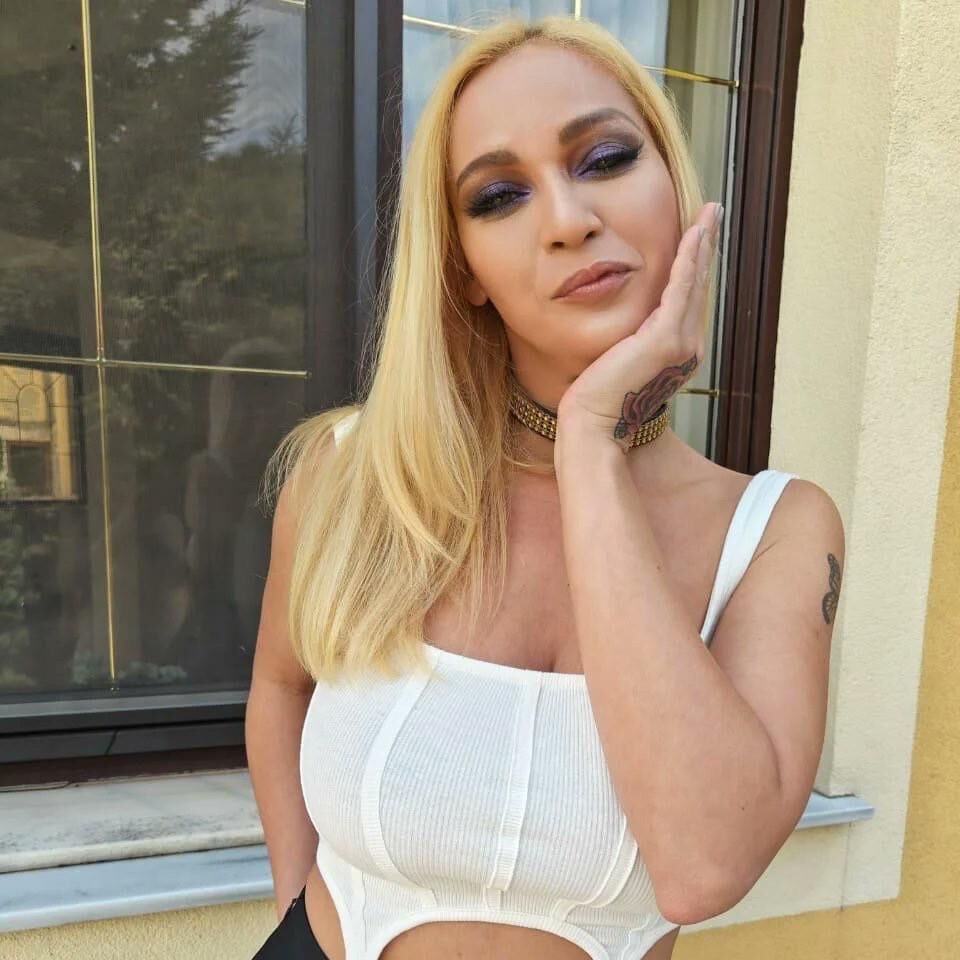 Larissa Big Butt Big Boobs Blonde Brazil Anal Milf Mixed Hot Sho