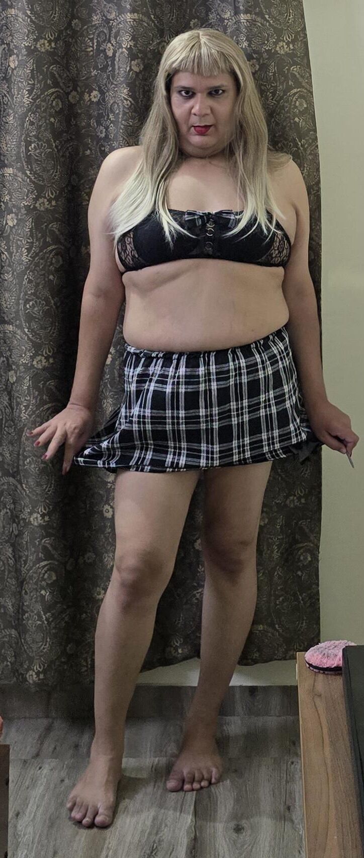 rubio transexual Monica M muestra S