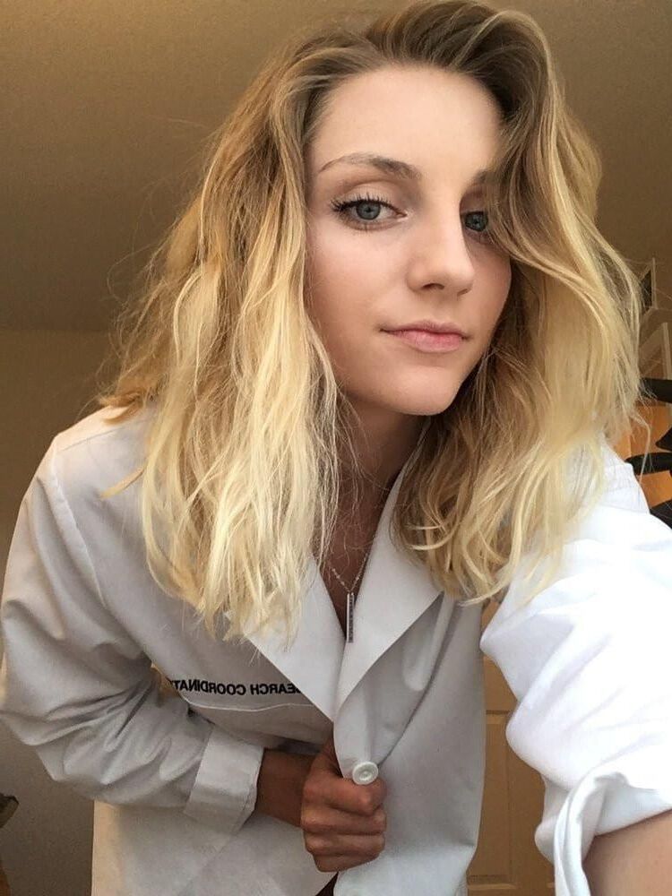 Petite Blonde