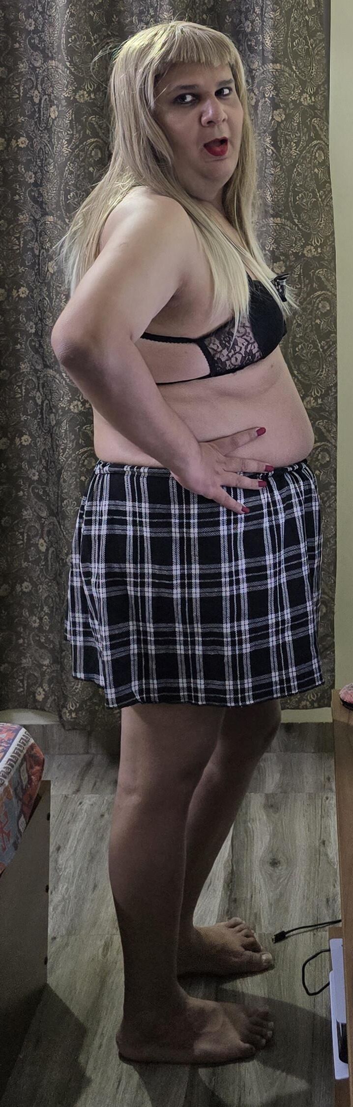 rubio transexual Monica M muestra S