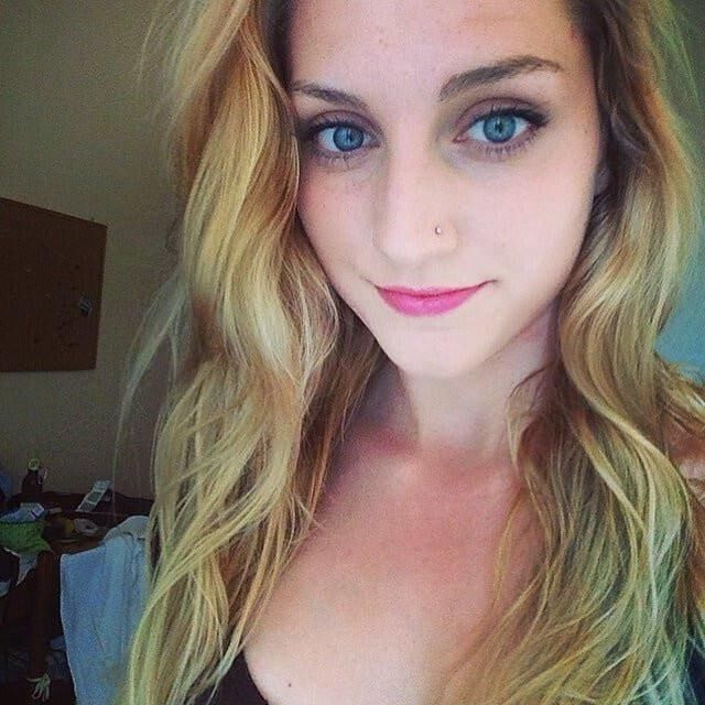 Petite Blonde