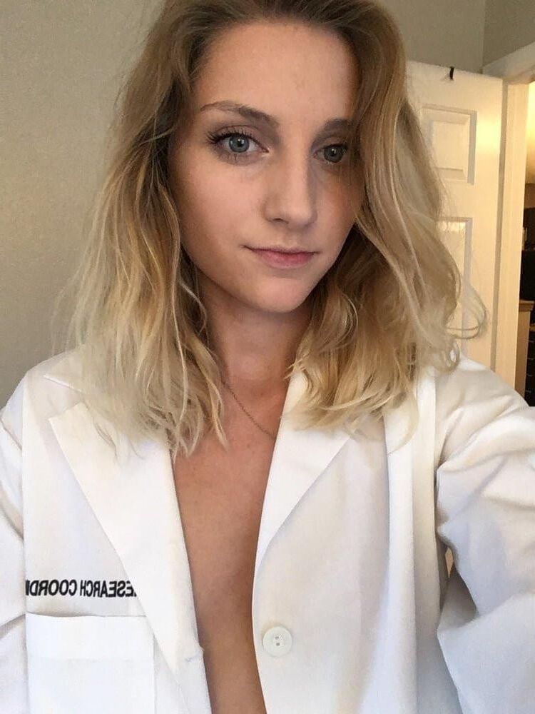 Petite Blonde