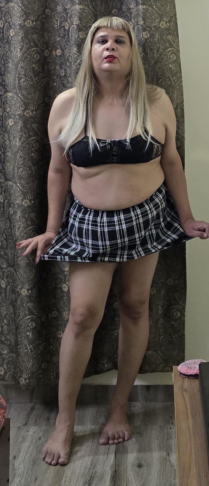 rubio transexual Monica M muestra S