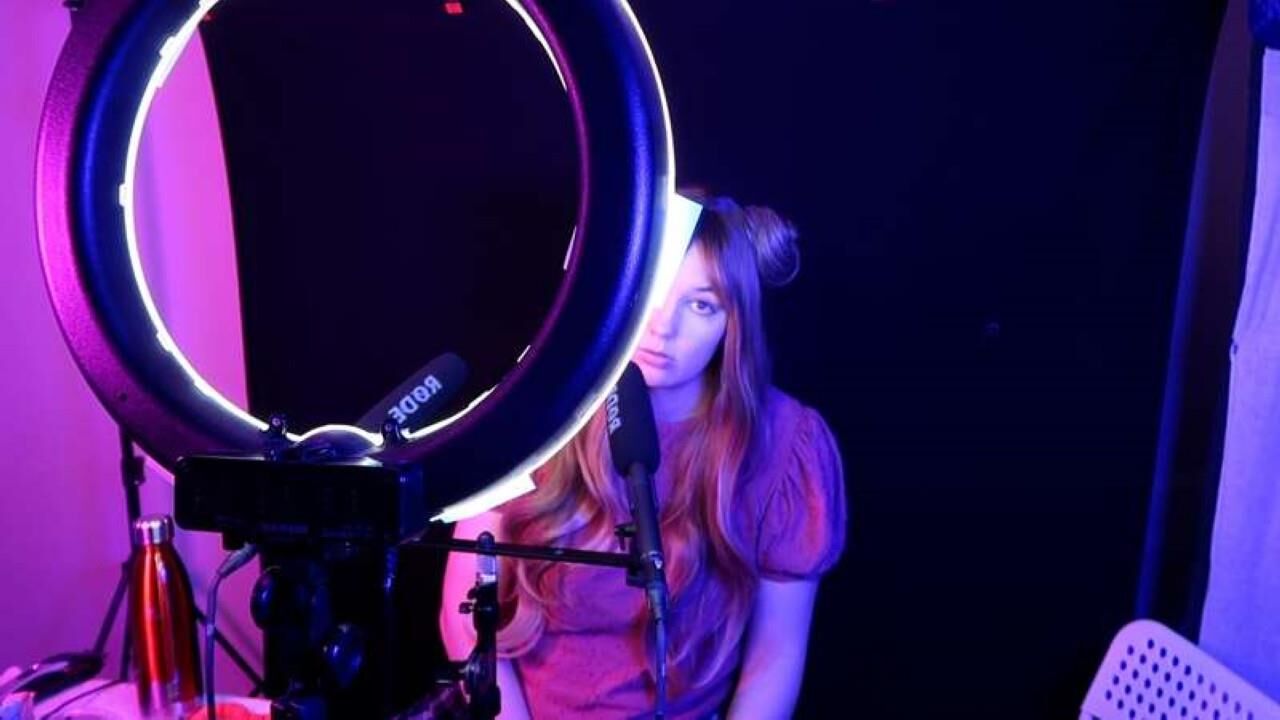 Suavemente Galoshes asmr algunas fotos actualizadas "detrás de escena"
