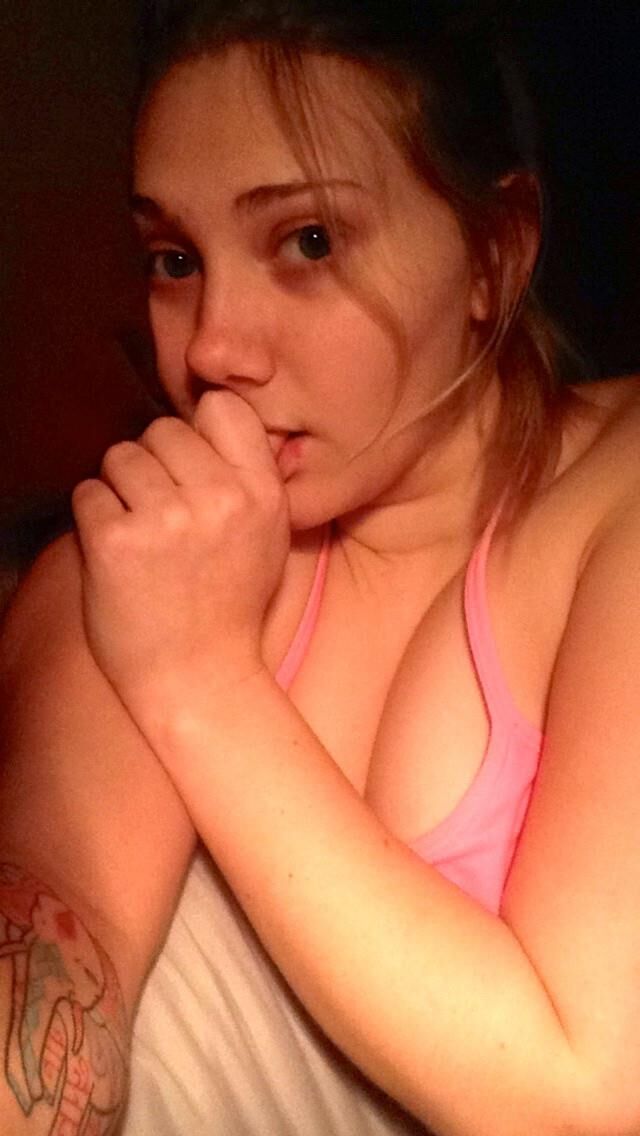 Gorgeous Canadian selfie teen Erin