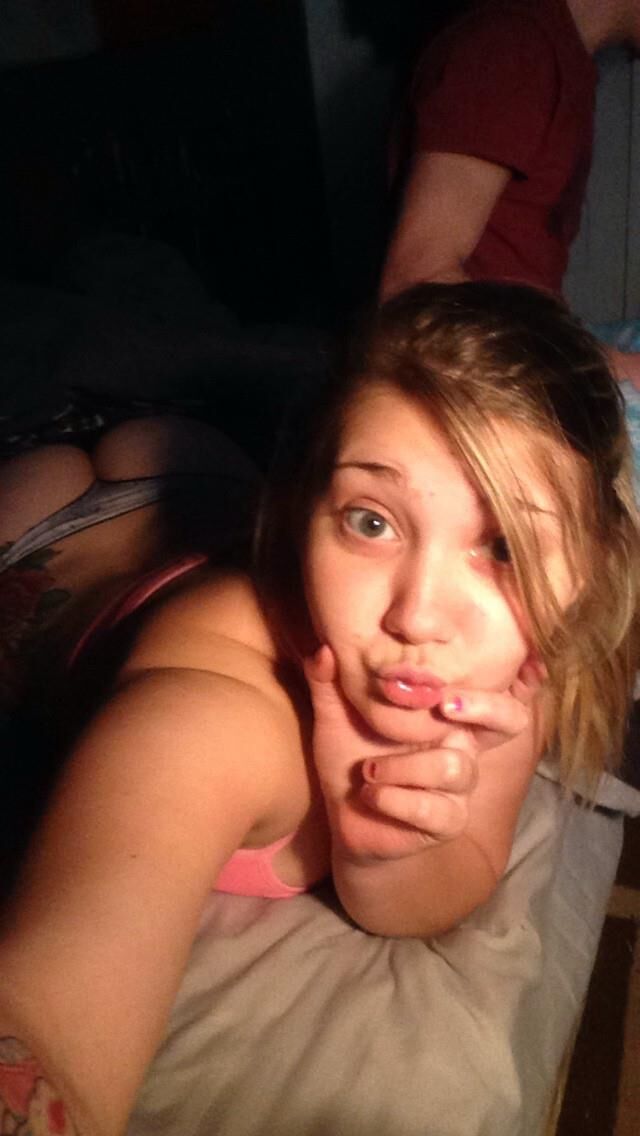Gorgeous Canadian selfie teen Erin