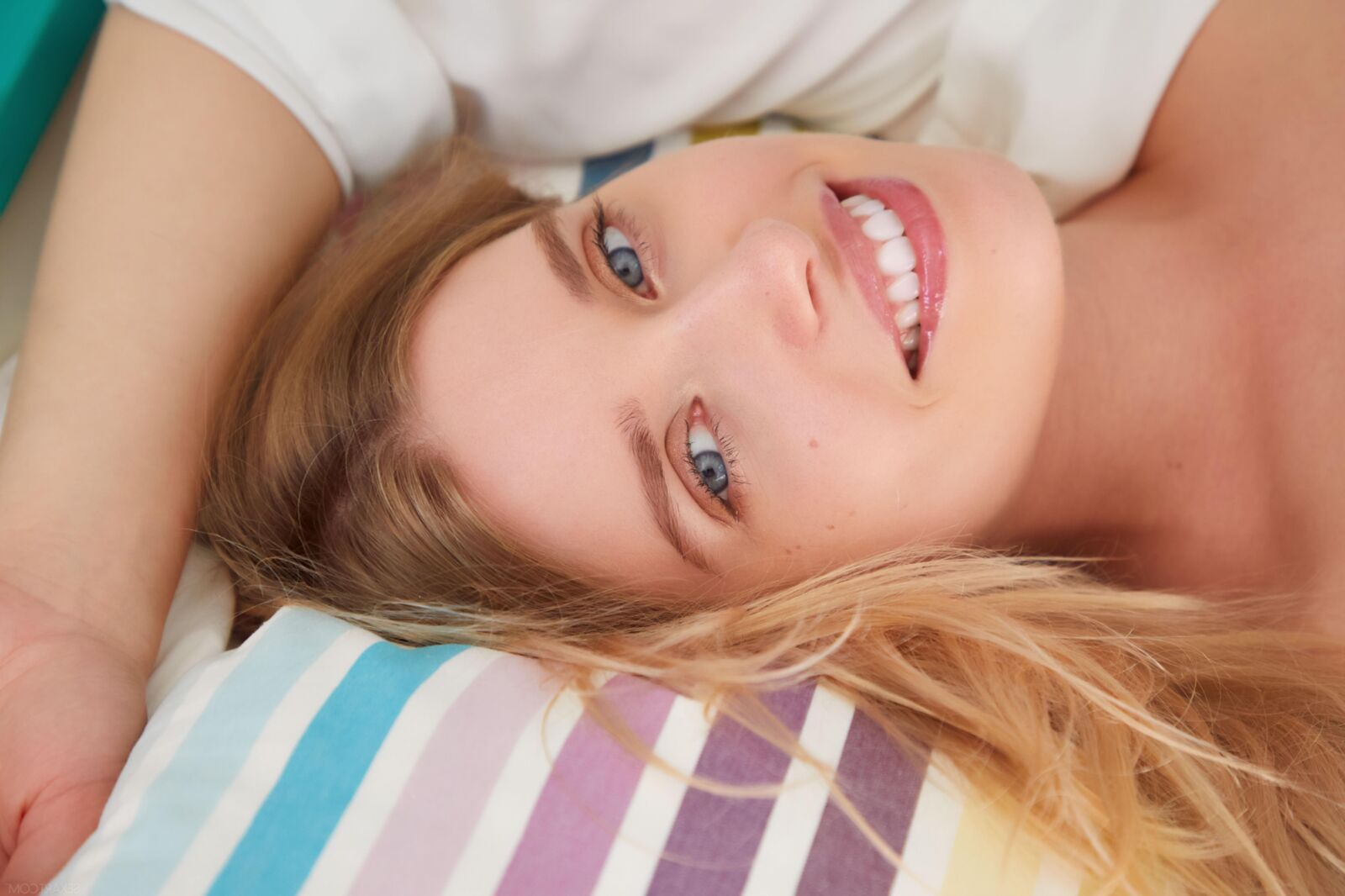 Freya Mayer yo Perfect Smile