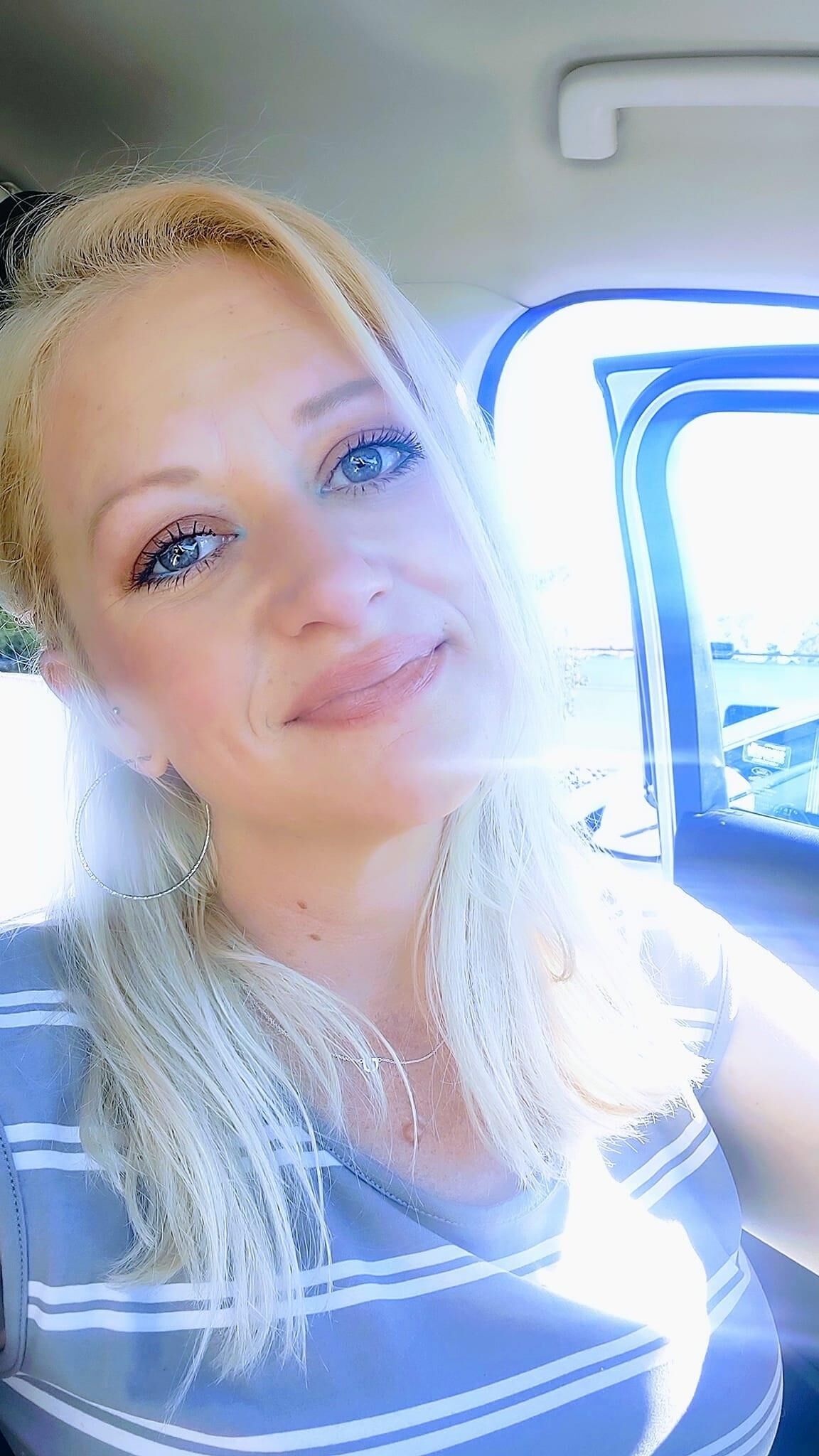 Desiree showing off her titties for GGW