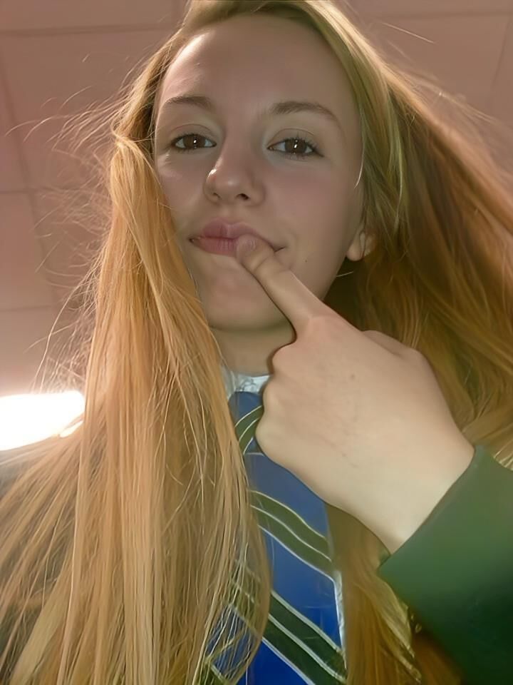 Chavtastic Teen DSL Bimbo fuckdollコメントのためのfuckdoll