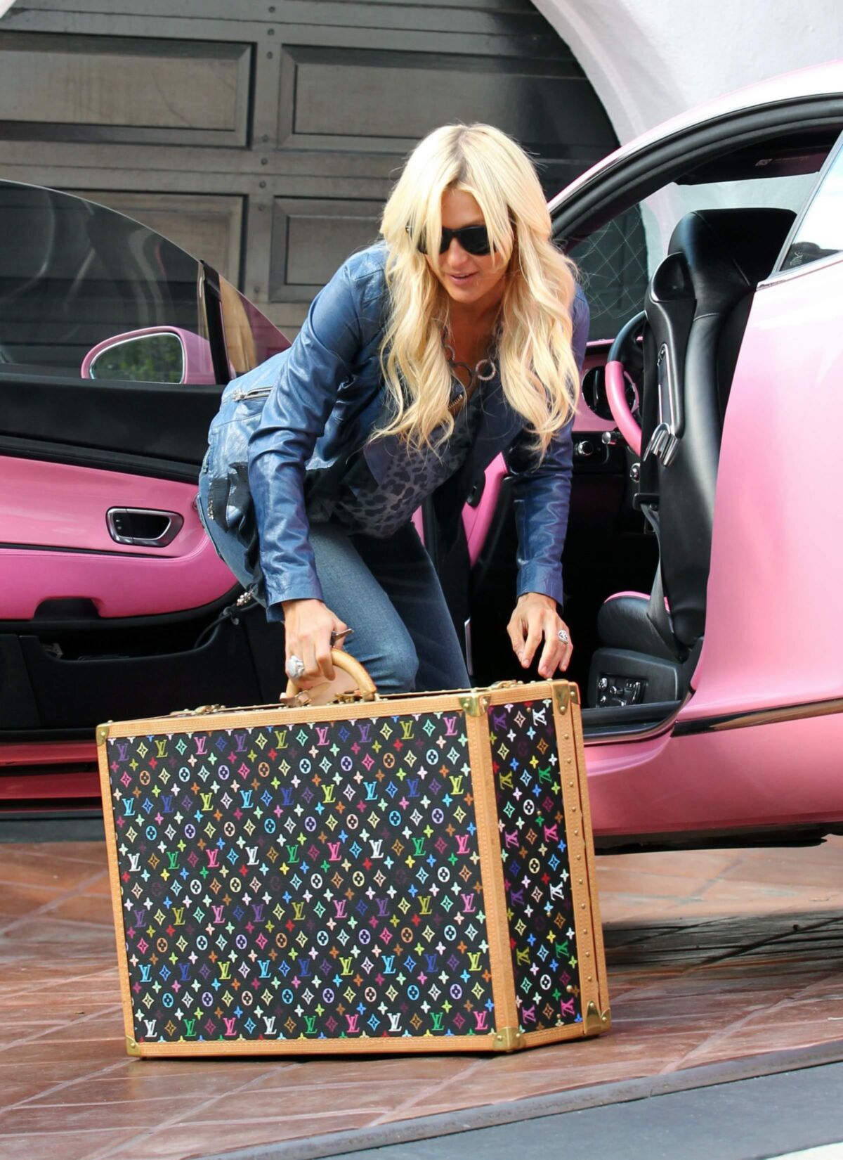 Paris Hilton tight jeans ass