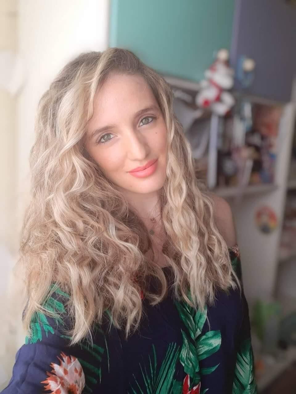 Do you think Eleni is hot?