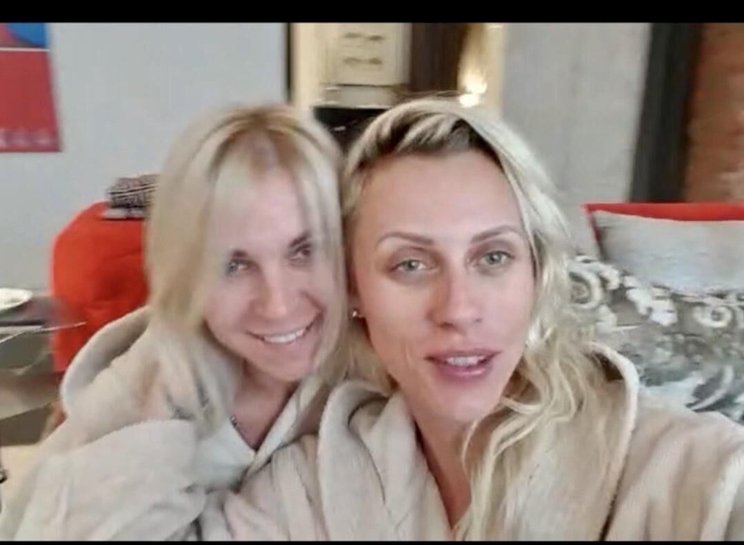 Sindy Rose Anal Legend Blonde Milf Mezclar bugas en caliente
