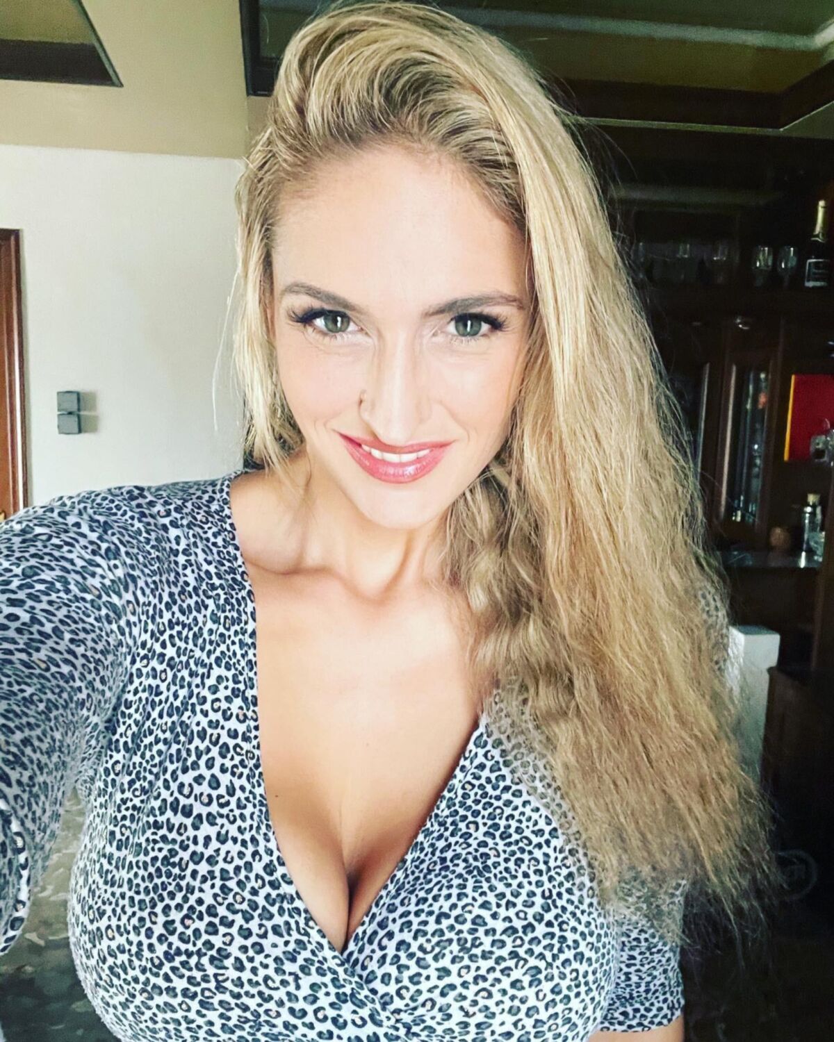 Is this Greek mature woman cum worthy?