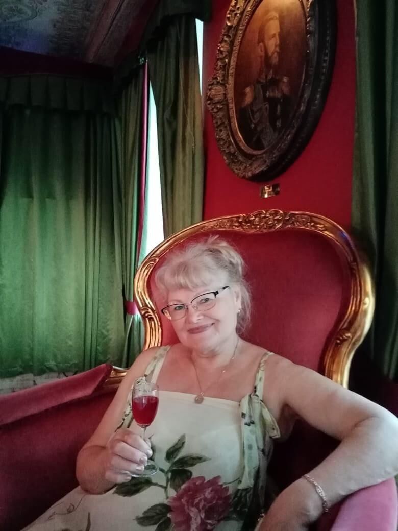 Lidia rubia madura de Moscú