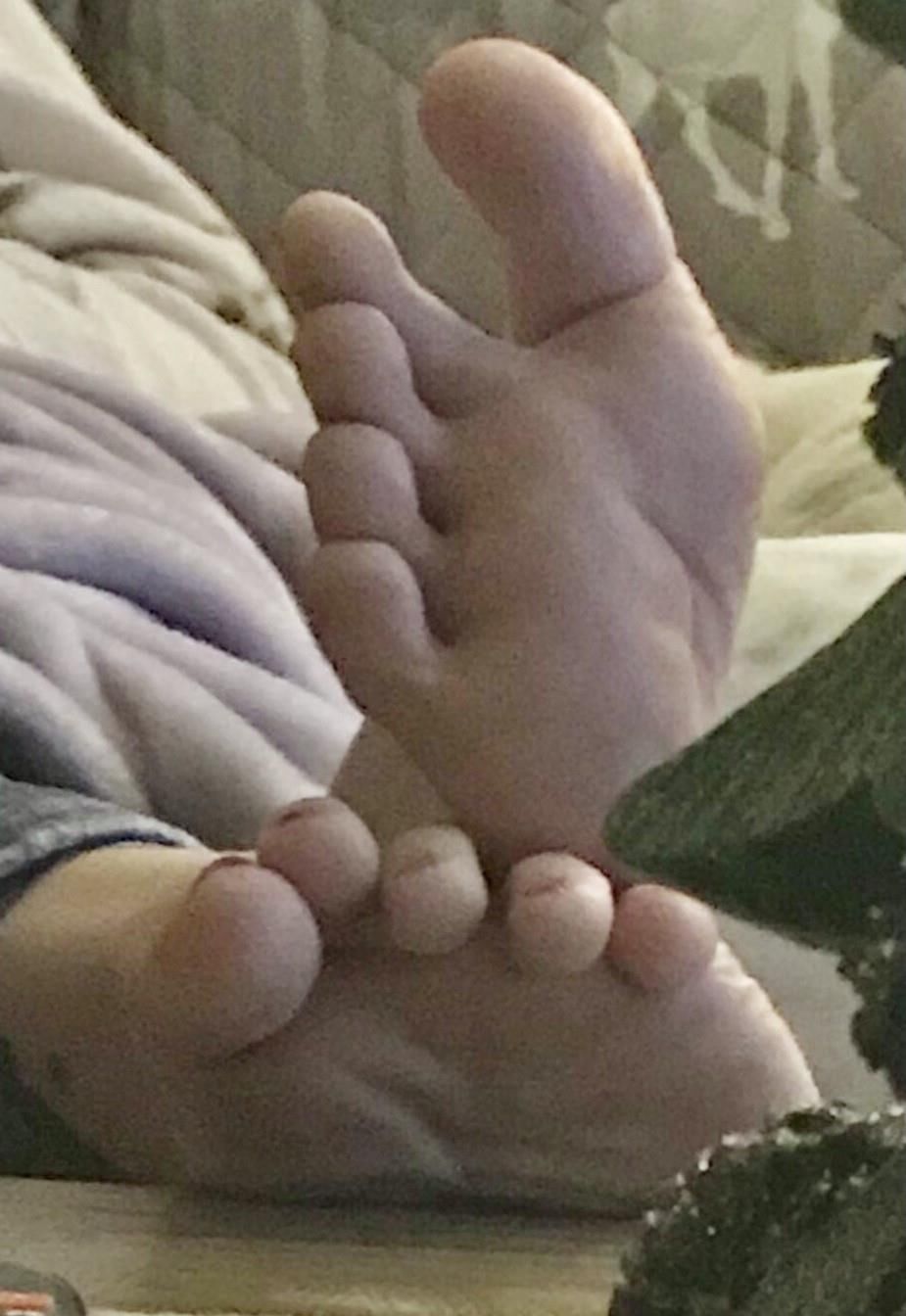 Jennie sexy milf feet