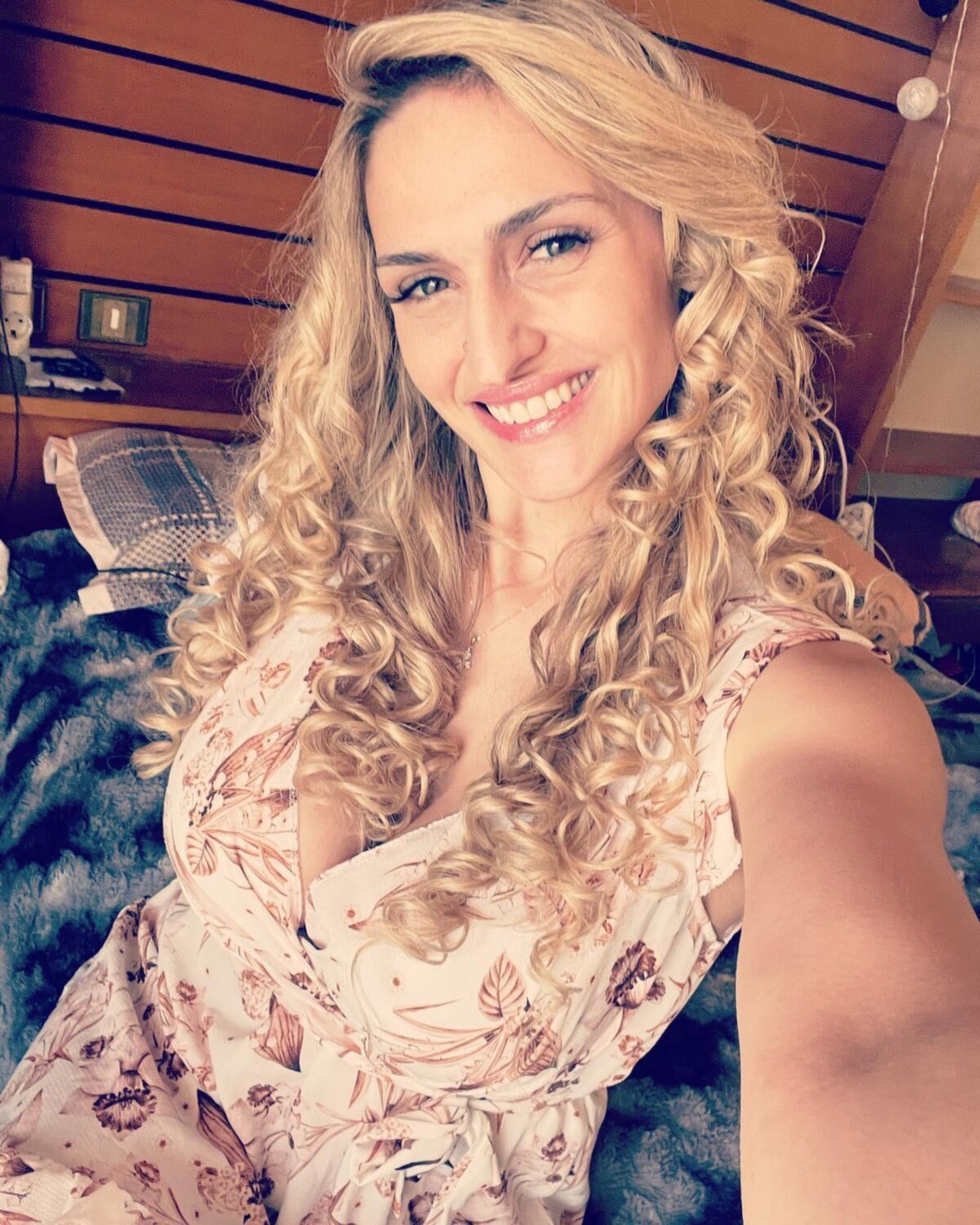 Is this Greek mature woman cum worthy?