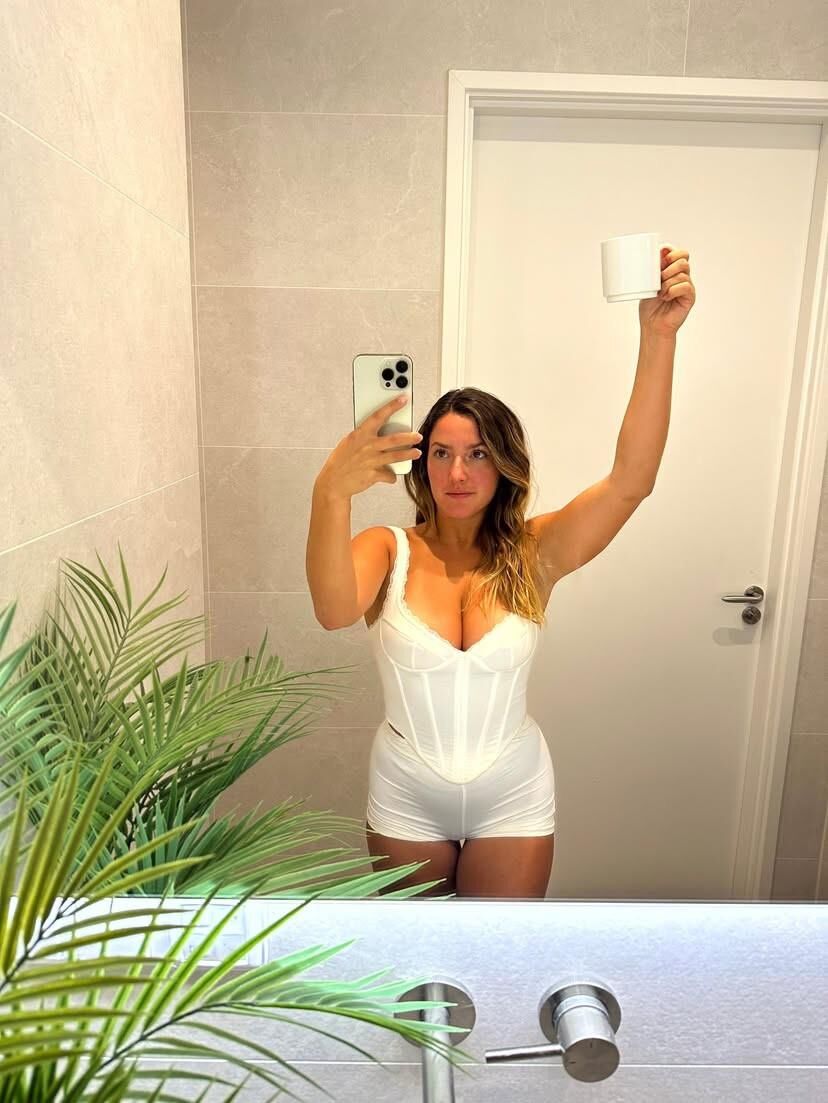  Cell Phone Selfie