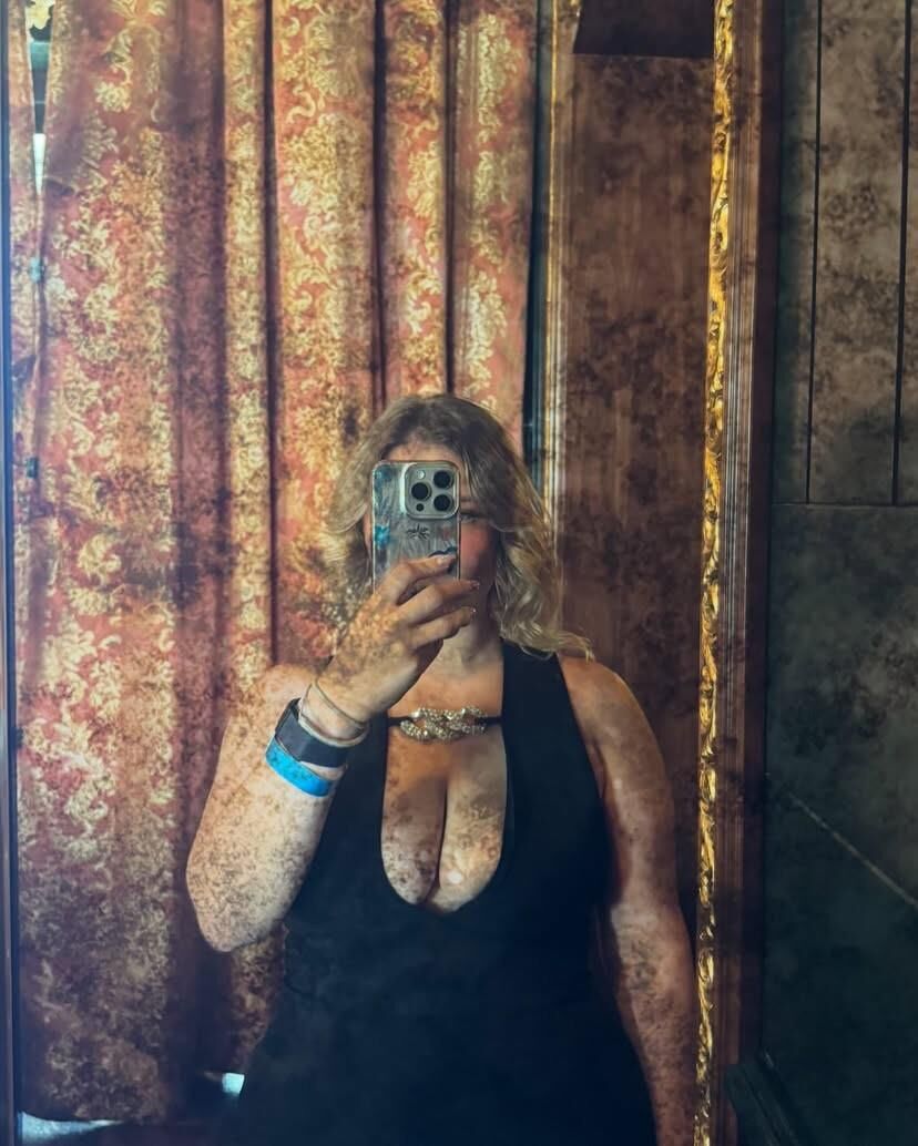  Cell Phone Selfie