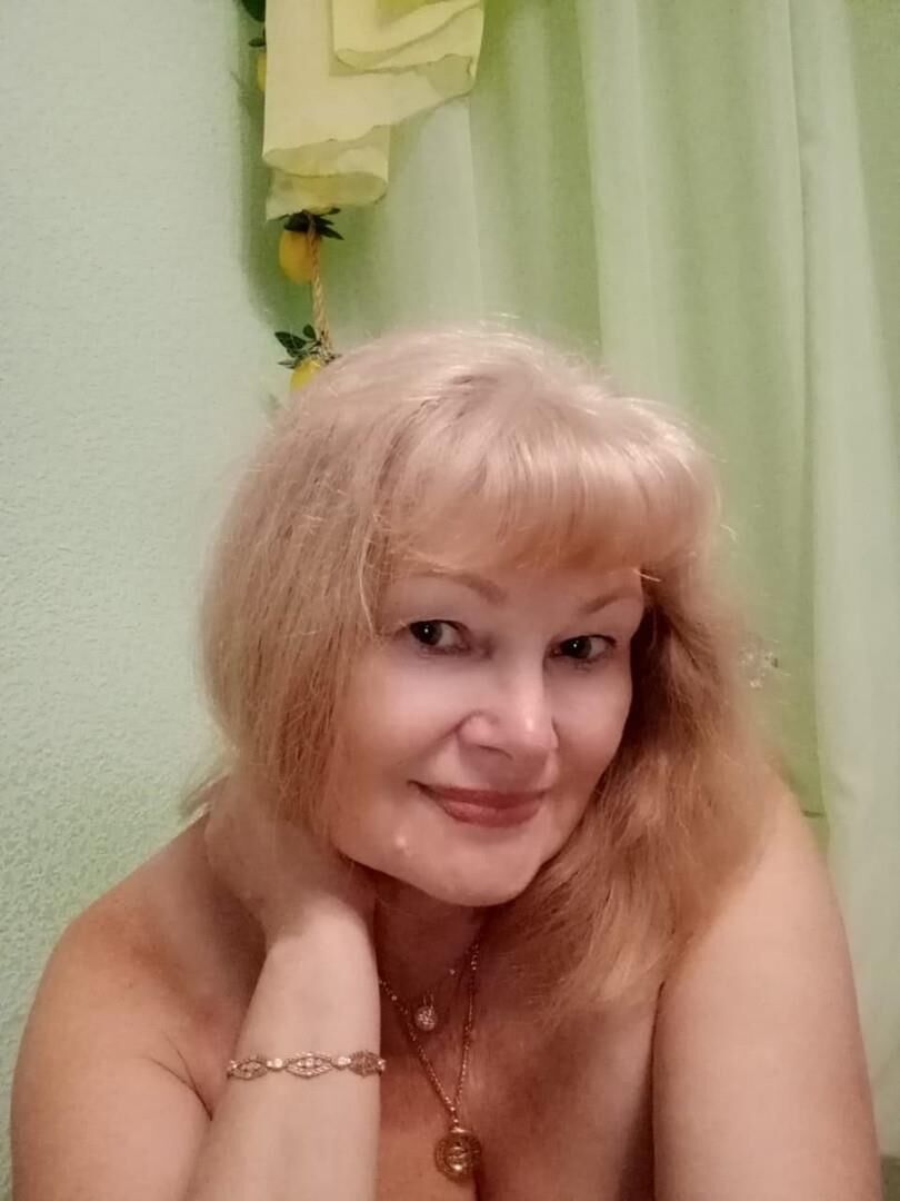 Lidia rubia madura de Moscú