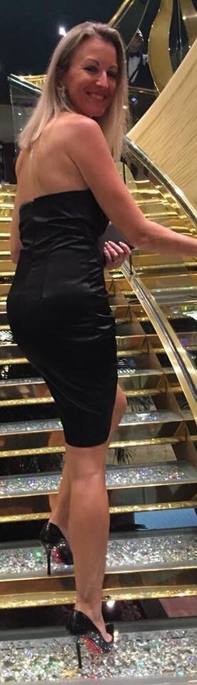 Ludivine French Milf Big Tits Grosses Loches Bandantes