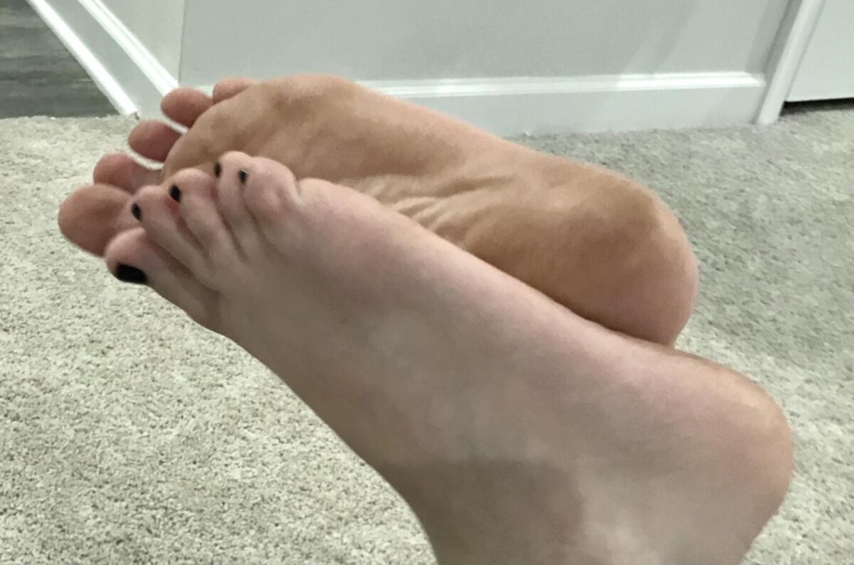 Jennie sexy milf feet