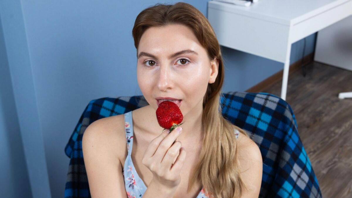Robin Her juicy strawberry