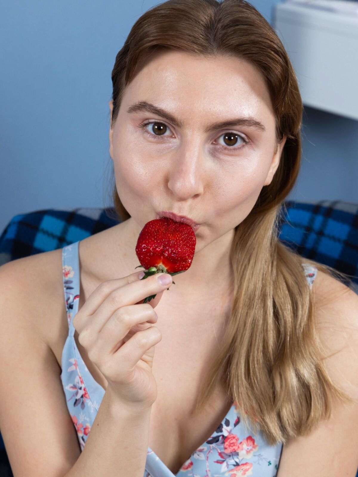 Robin Her juicy strawberry