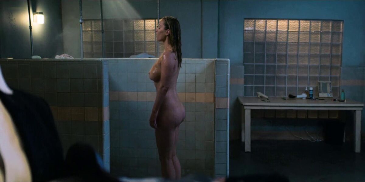 Betty Gilpin 