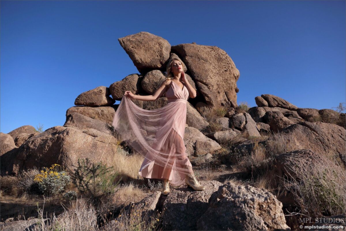 Scarlet Queen of the Desert