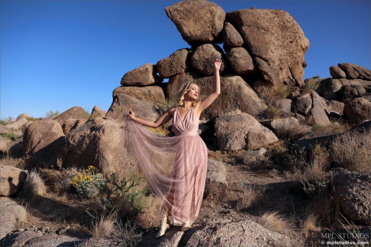 Scarlet Queen of the Desert