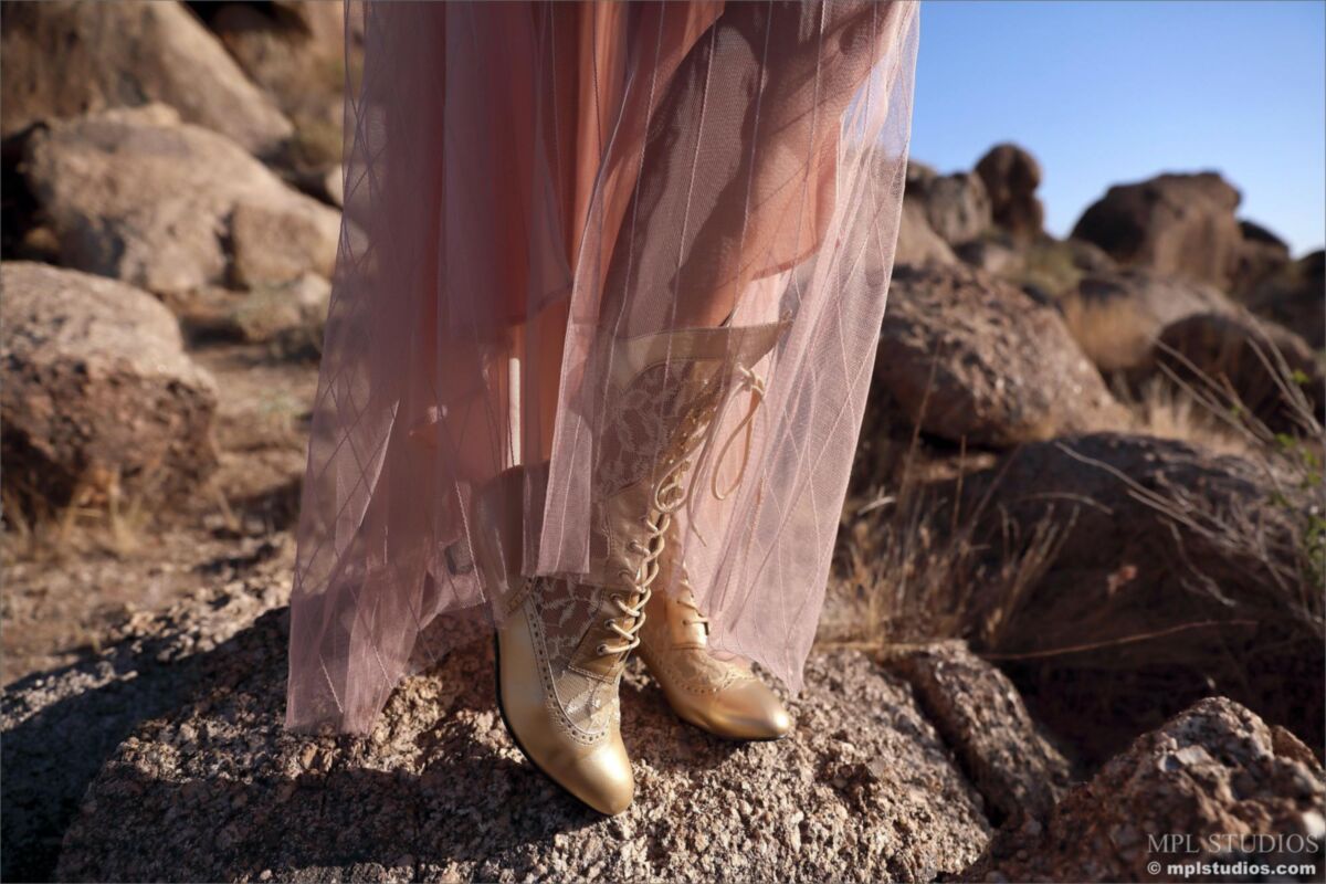 Scarlet Queen of the Desert