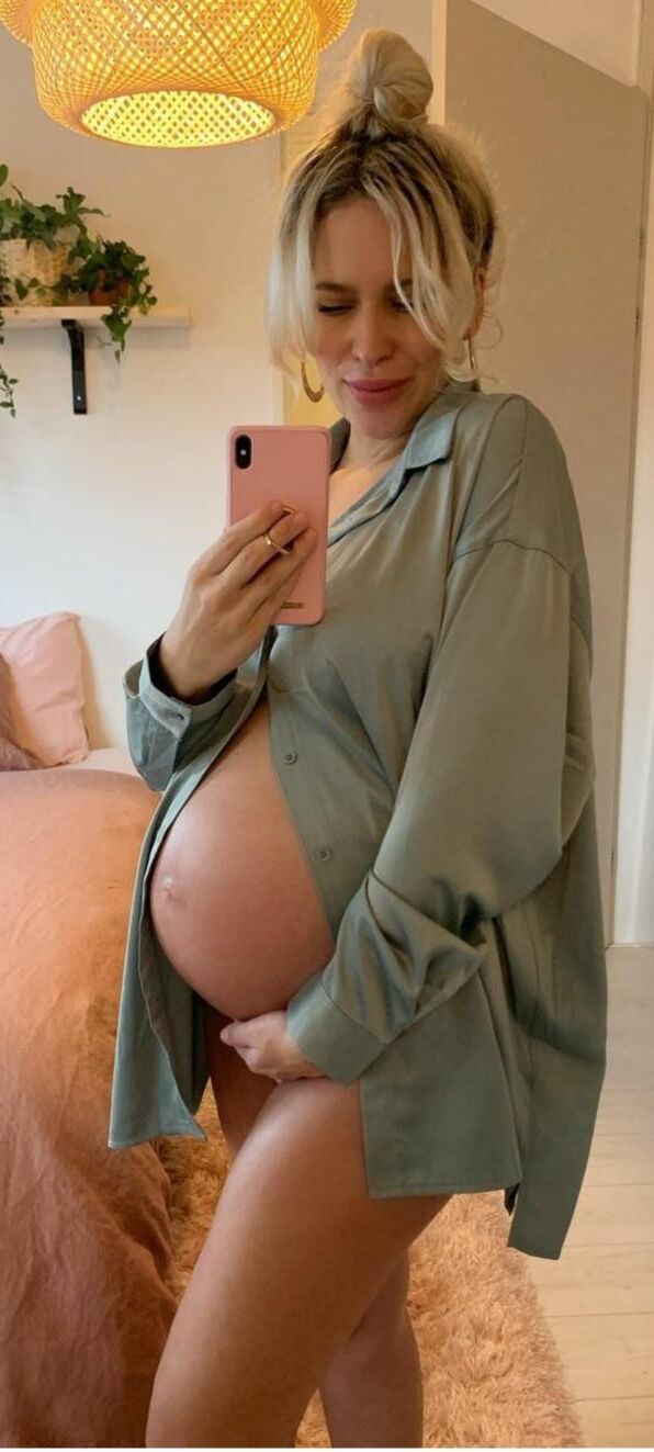 ブロンドの妊娠中の完璧なマザーロード