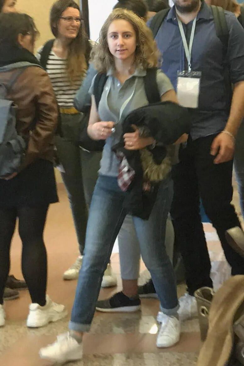 何年も彼女のボーイフレンドをだました女、女子