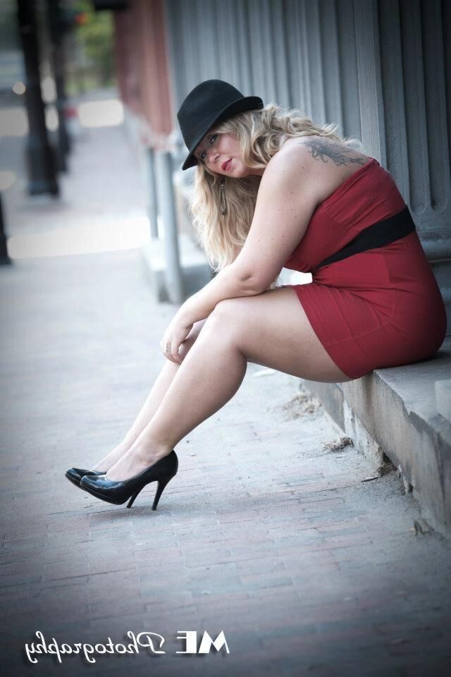 Belle alyson sinueuse de Virginie (non nu)