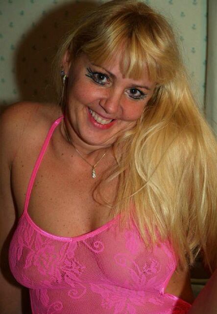 BLONDE SLUT WIFE