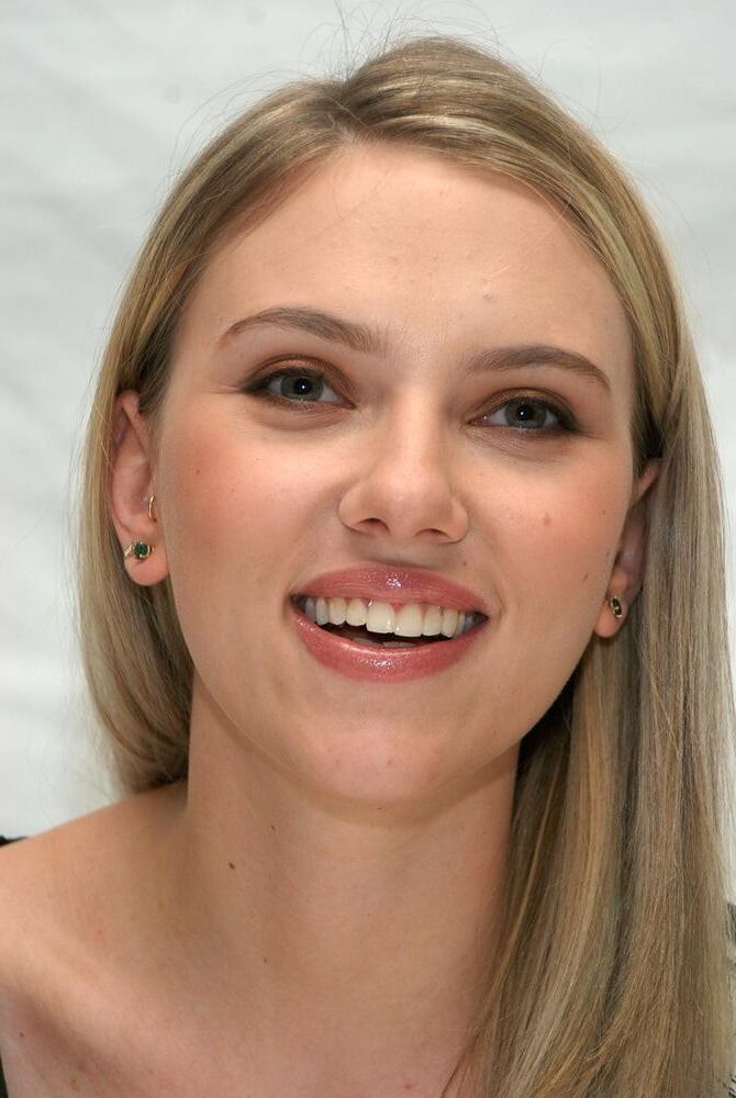 SCARLETT JOHANSSON 
