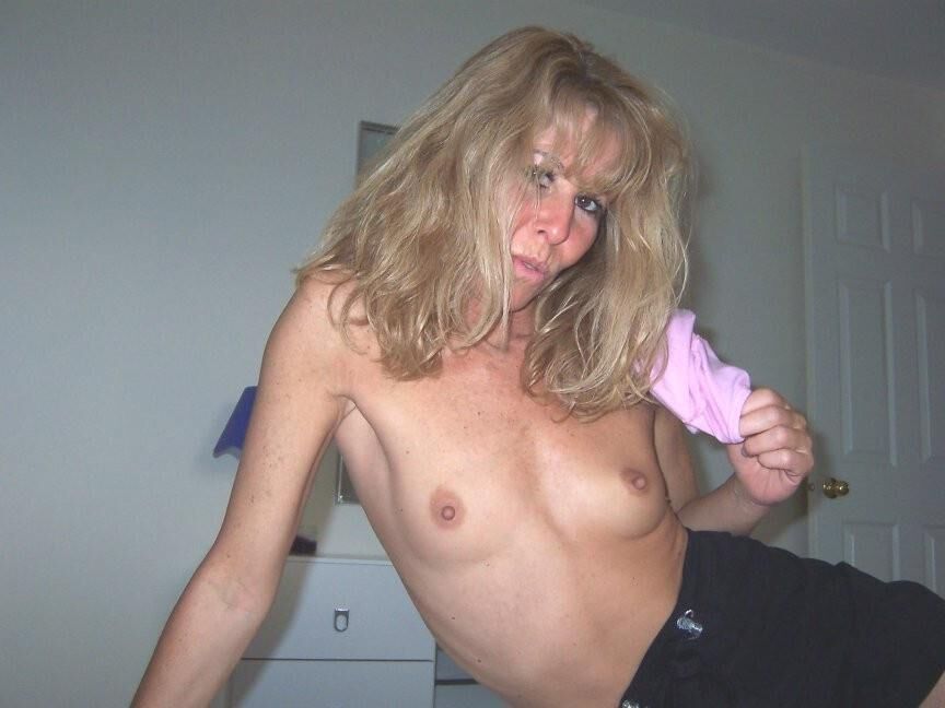 HOONTES MILF STEPHANIE (amigo da ex -esposa parece parecido)