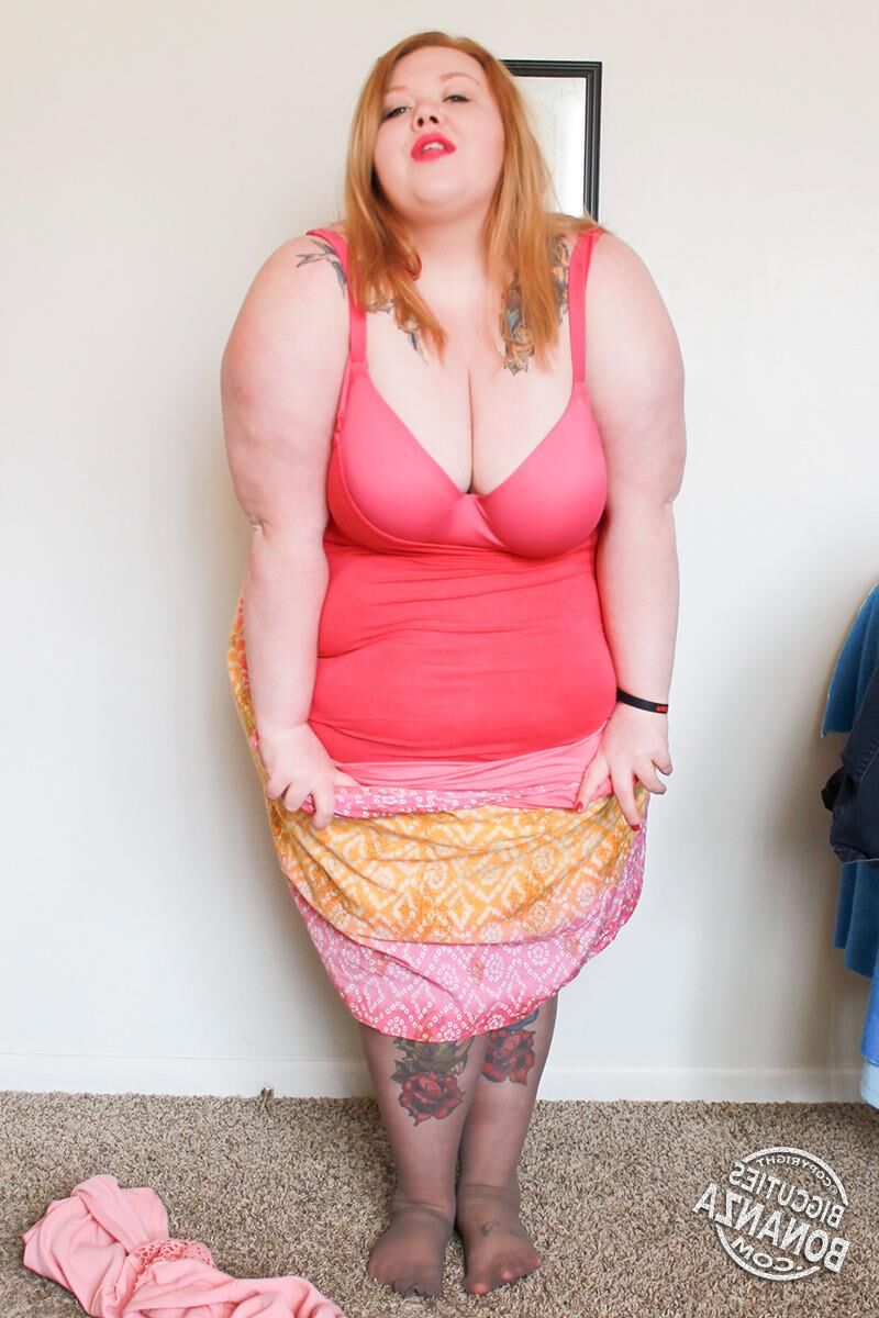 BBW DINO BEAUTIFUL BLONDE FAT GIRL